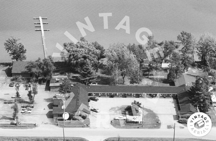 Holiday on the Lake Motel (Holiday Motel) - 1989 Photo (newer photo)